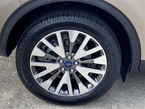 Used 2020 Ford Escape Titanium image 34