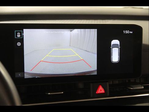 Used 2025 Kia Carnival FWD image 13