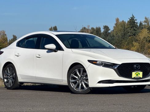 Used 2021 MAZDA MAZDA3 s image 2