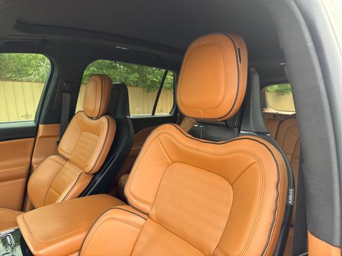 Certified 2023 Lincoln Aviator Black Label w/ Dynamic Handling Package AWD/4WD image 11