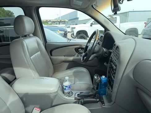 Used 2005 Buick Rainier CXL AWD/4WD image 6