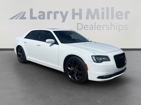 Used 2023 Chrysler 300 S RWD image 7