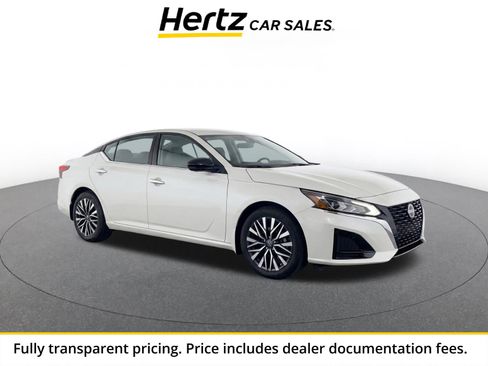Used 2025 Nissan Altima 2.5 SV FWD image 1