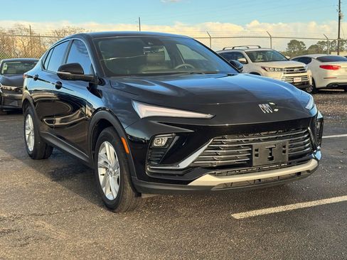 Used 2025 Buick Envista Preferred image 3