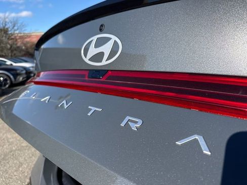 New 2026 Hyundai Elantra SEL Sport FWD image 7