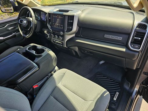 Used 2019 RAM 1500 Big Horn AWD/4WD image 11