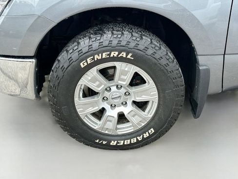 Used 2017 Nissan Titan SV image 31