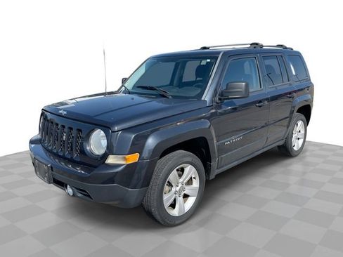 Used 2014 Jeep Patriot Latitude AWD/4WD image 1