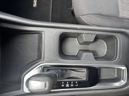 Used 2025 Nissan Sentra SV FWD image 34