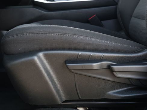 Used 2025 Chevrolet Equinox LT image 28