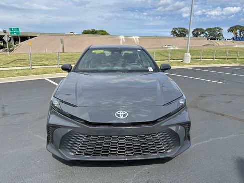 Used 2025 Toyota Camry SE w/ Convenience Package AWD/4WD image 5