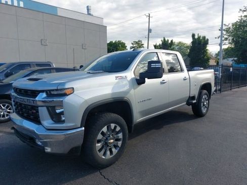 Used 2023 Chevrolet Silverado 2500 LT w/ Convenience Package AWD/4WD image 4