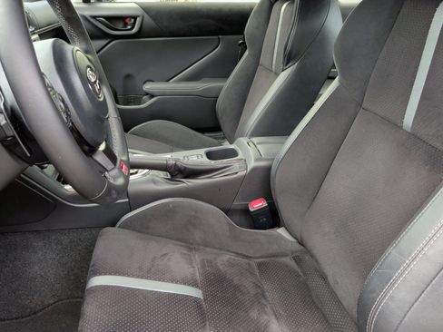 Used 2023 Toyota GR86 Premium RWD image 26