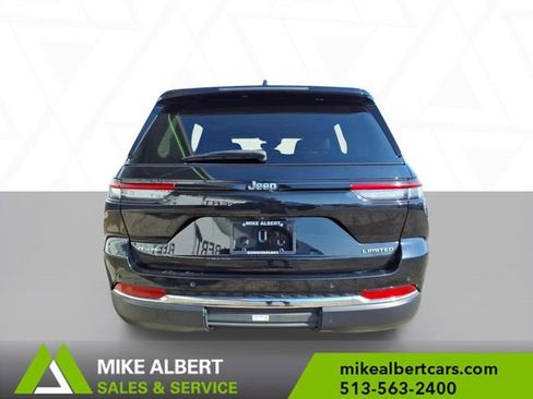 Used 2023 Jeep Grand Cherokee Limited AWD/4WD image 6