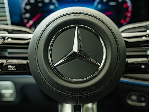 New 2026 Mercedes-Benz GLS 450 4MATIC image 21