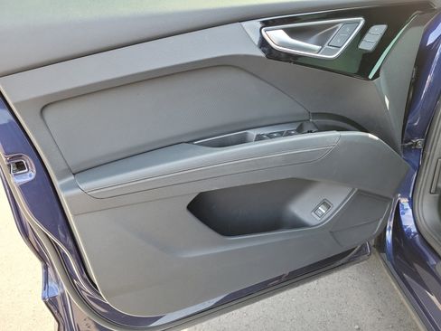 Used 2022 Audi Q4 e-tron Premium Plus image 11