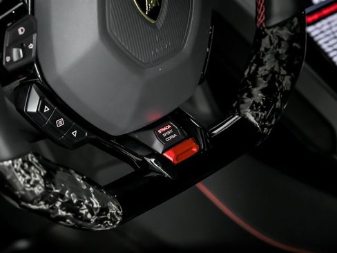 Used 2021 Lamborghini Huracan EVO image 29