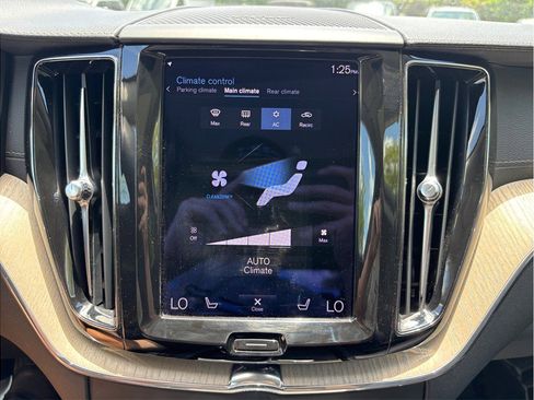 Used 2021 Volvo XC60 T6 Inscription AWD/4WD image 35