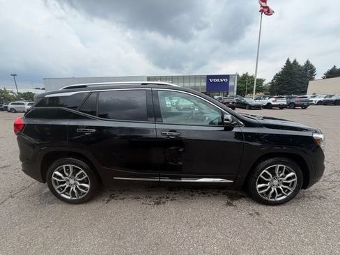 Used 2022 GMC Terrain Denali w/ LPO, Floor Liner Package AWD/4WD image 5