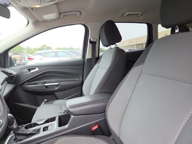 Used 2017 Ford Escape SE FWD image 19