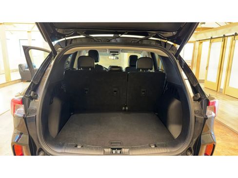 Used 2022 Ford Escape SEL image 18