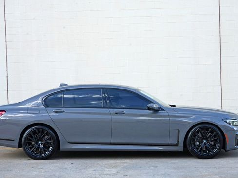 Used 2022 BMW 740i w/ M Sport Package RWD image 58