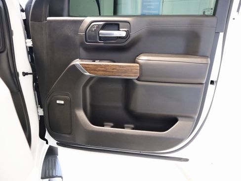 Used 2019 Chevrolet Silverado 1500 High Country w/ High Country Premium Package image 38