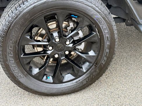 Used 2023 Jeep Wrangler Unlimited Sahara w/ Cold Weather Group image 5