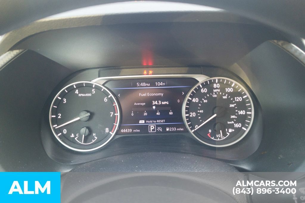 Used 2024 Nissan Sentra SV FWD image 31
