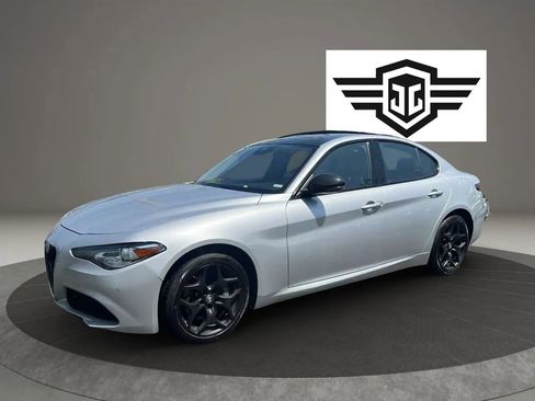 Used 2021 Alfa Romeo Giulia Sprint w/ Nero Edizione AWD/4WD image 2