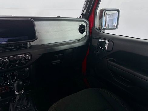 Certified 2024 Jeep Wrangler Willys image 33