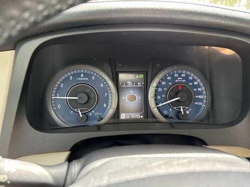 Used 2020 Toyota Sienna XLE w/ XLE Navigation Package FWD image 48