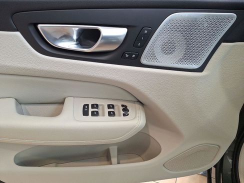 Certified 2026 Volvo XC60 T8 Ultra image 10