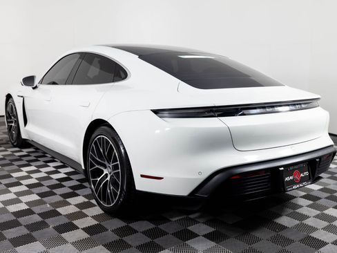 Used 2021 Porsche Taycan 4S image 4