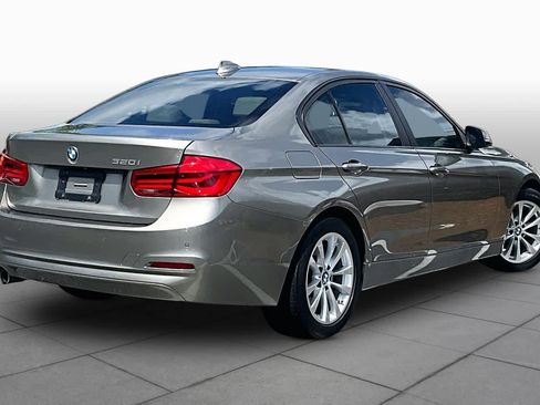 Used 2017 BMW 320i Sedan RWD image 13