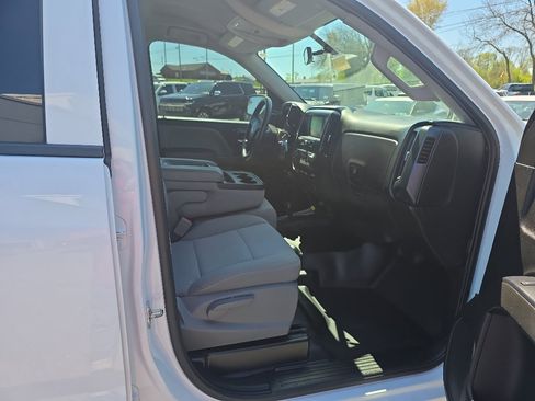 Used 2018 Chevrolet Silverado 1500 Custom w/ Trailering Package AWD/4WD image 11