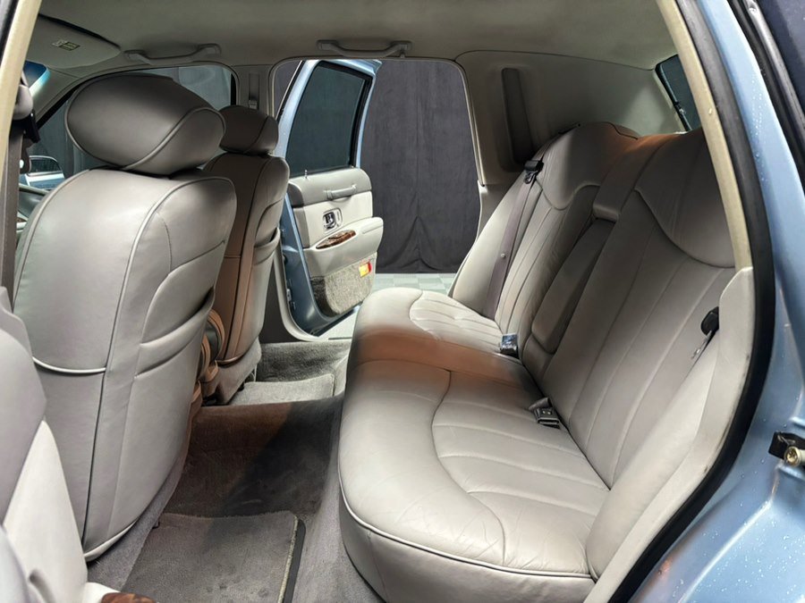 Used 1997 Lincoln Town Car Executive RWD image 31