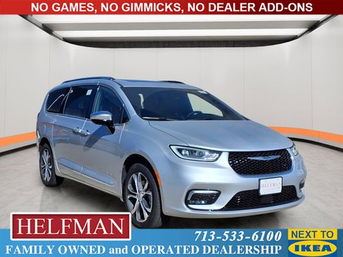 New 2026 Chrysler Pacifica Pinnacle image 1