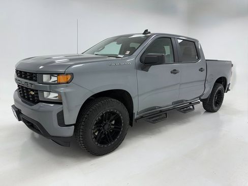 Used 2020 Chevrolet Silverado 1500 Custom w/ Custom Value Package image 5