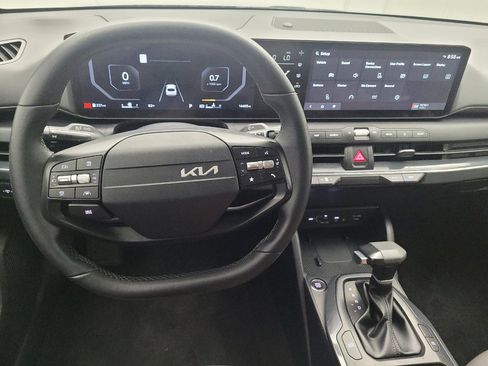 Used 2025 Kia K4 EX FWD image 22
