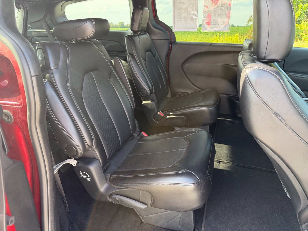 Used 2025 Chrysler Pacifica Select FWD image 25