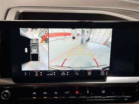 Used 2024 GMC Sierra 1500 SLT w/ SLT Premium Plus Package image 14