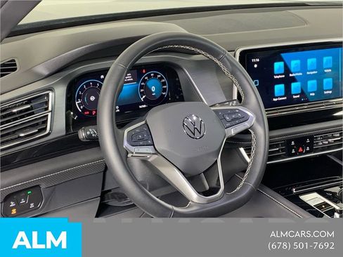 Used 2025 Volkswagen Atlas Cross Sport SE image 9