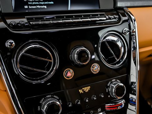 Used 2022 Rolls-Royce Cullinan w/ Dark Exterior Package image 37