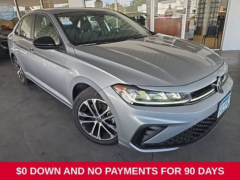 Used 2025 Volkswagen Jetta Sport FWD image 2
