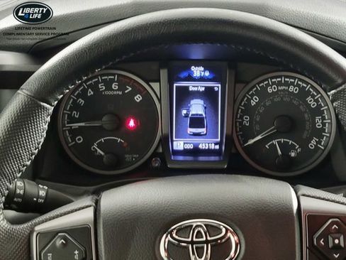 Used 2022 Toyota Tacoma TRD Sport w/ Technology Package image 29