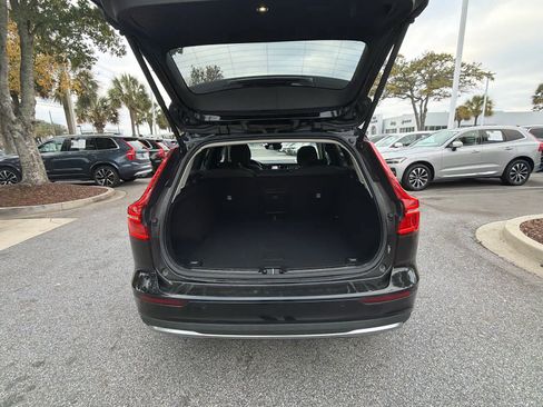 Certified 2025 Volvo V60 B5 Cross Country Plus image 24