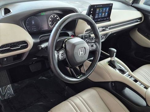 Used 2025 Honda HR-V EX-L image 9