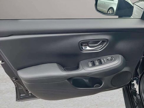 Used 2023 Honda HR-V LX image 14