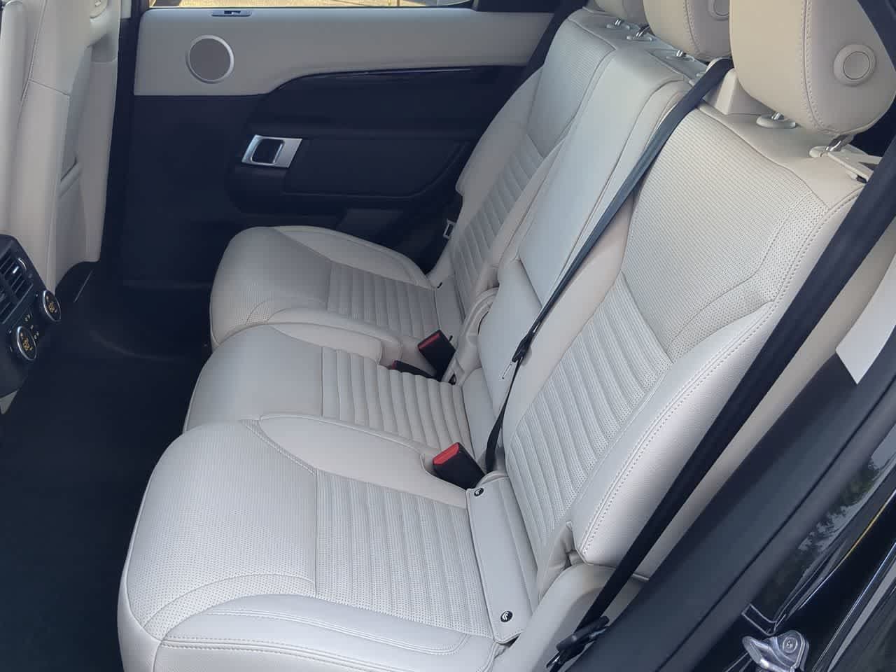 Certified 2025 Land Rover Discovery S AWD/4WD image 20